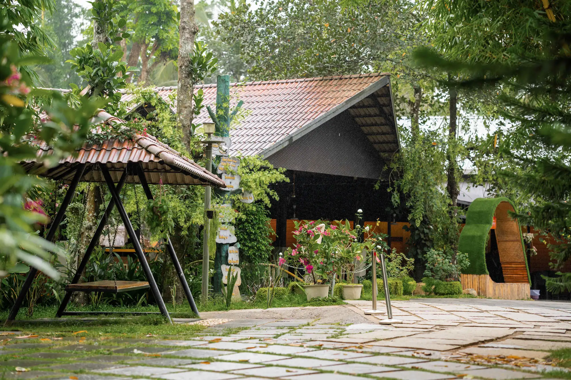 jungle resort kuruva island